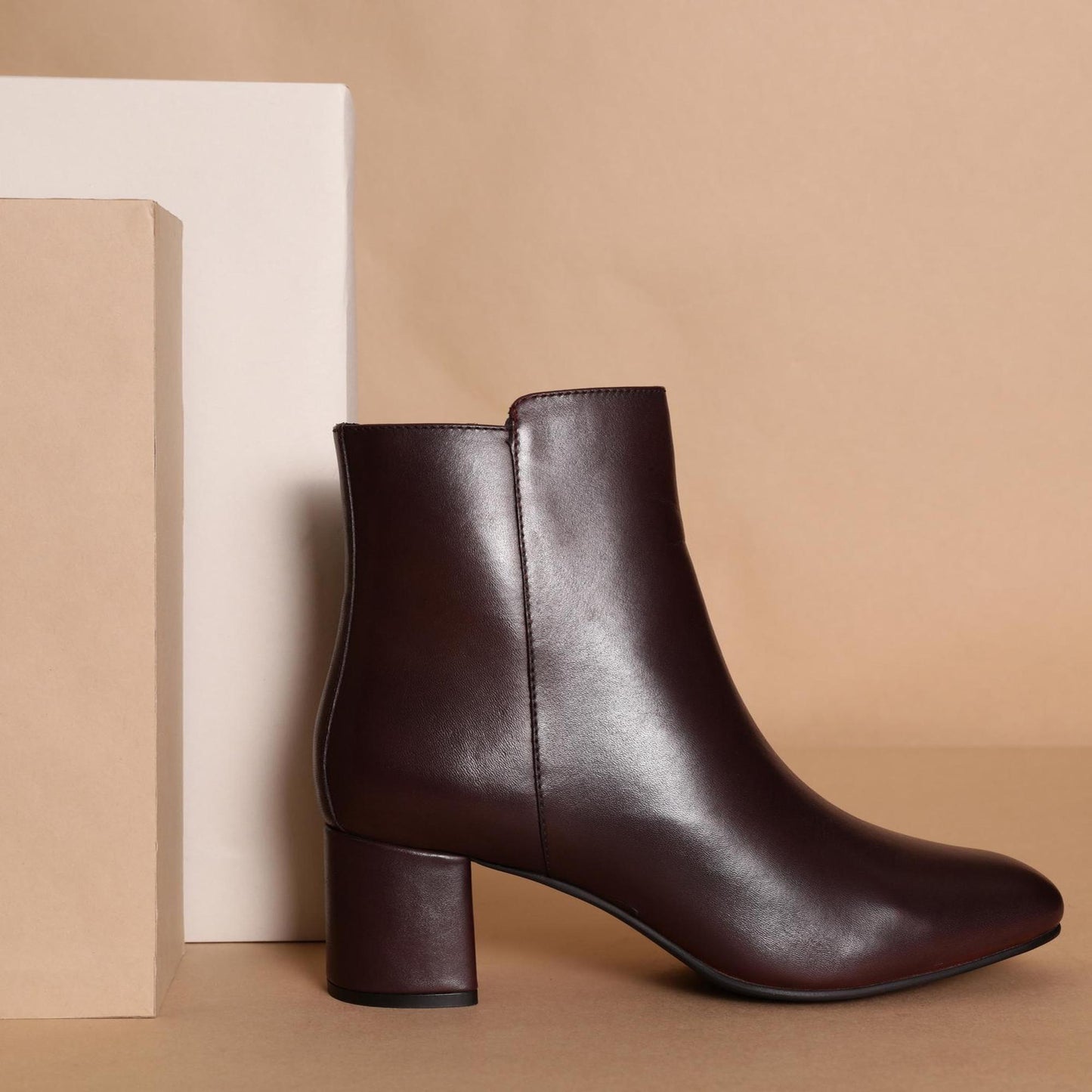 INAYA bottines à talon en cuir bordeaux