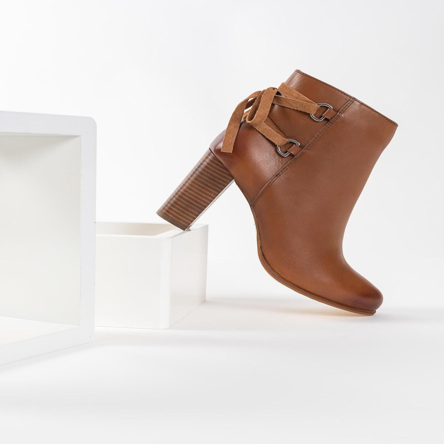 STOCKTON bottines à talon en cuir camel